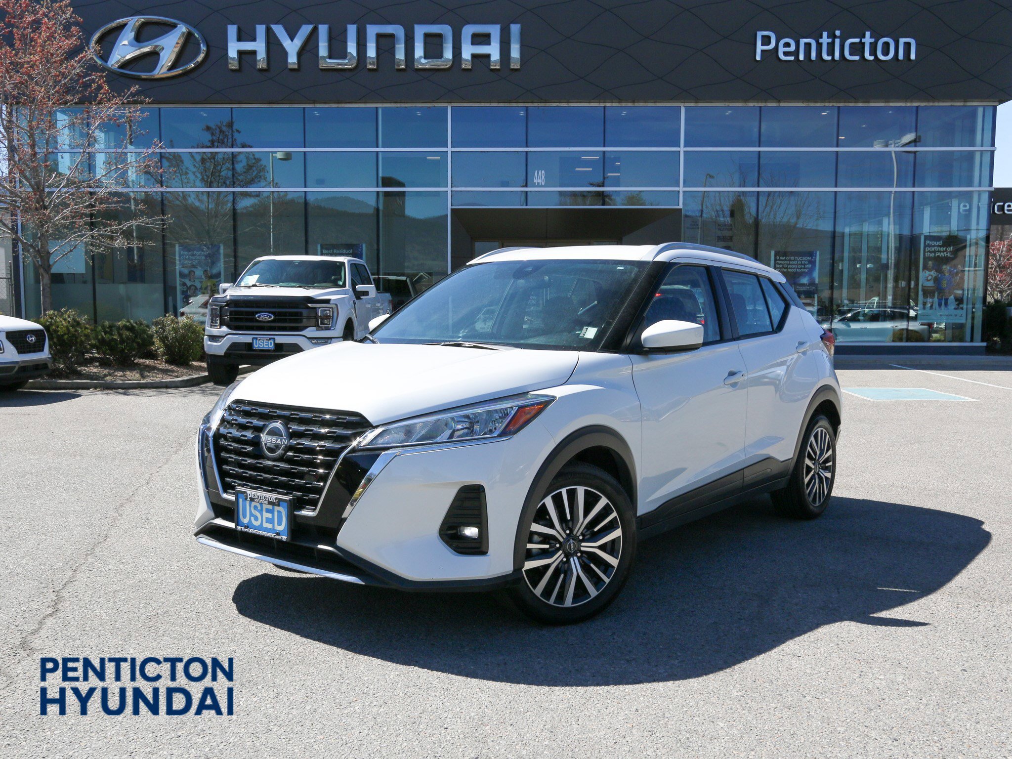 2023 Nissan Kicks SV | BC VEHICLE | LEATHER STEERING WHEEL | |
