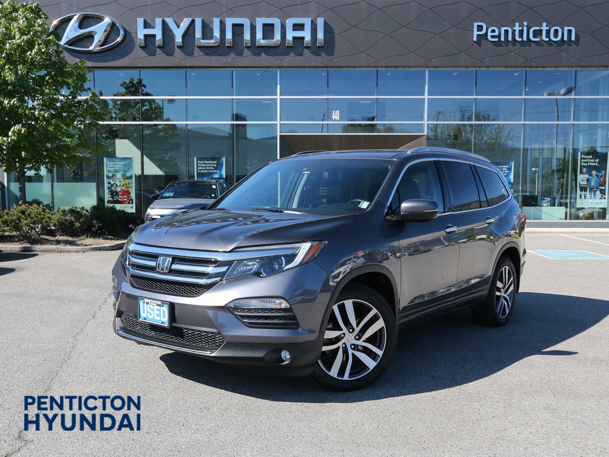 2016 Honda Pilot Touring| NAVI | LEATHER | 3RD TOW SEATING