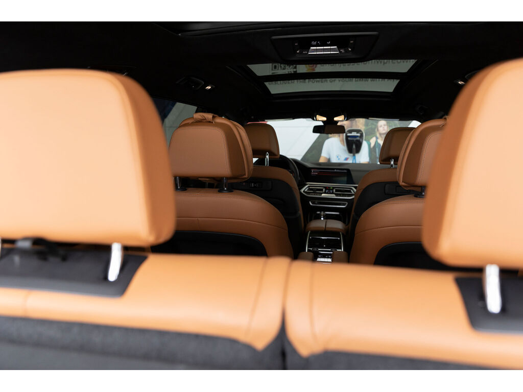 2022 BMW X7 xDrive40i, Vancouver, Cash