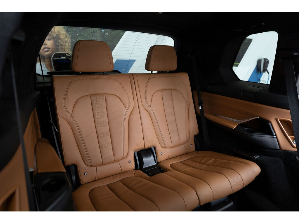 2022 BMW X7 xDrive40i, Vancouver, Cash