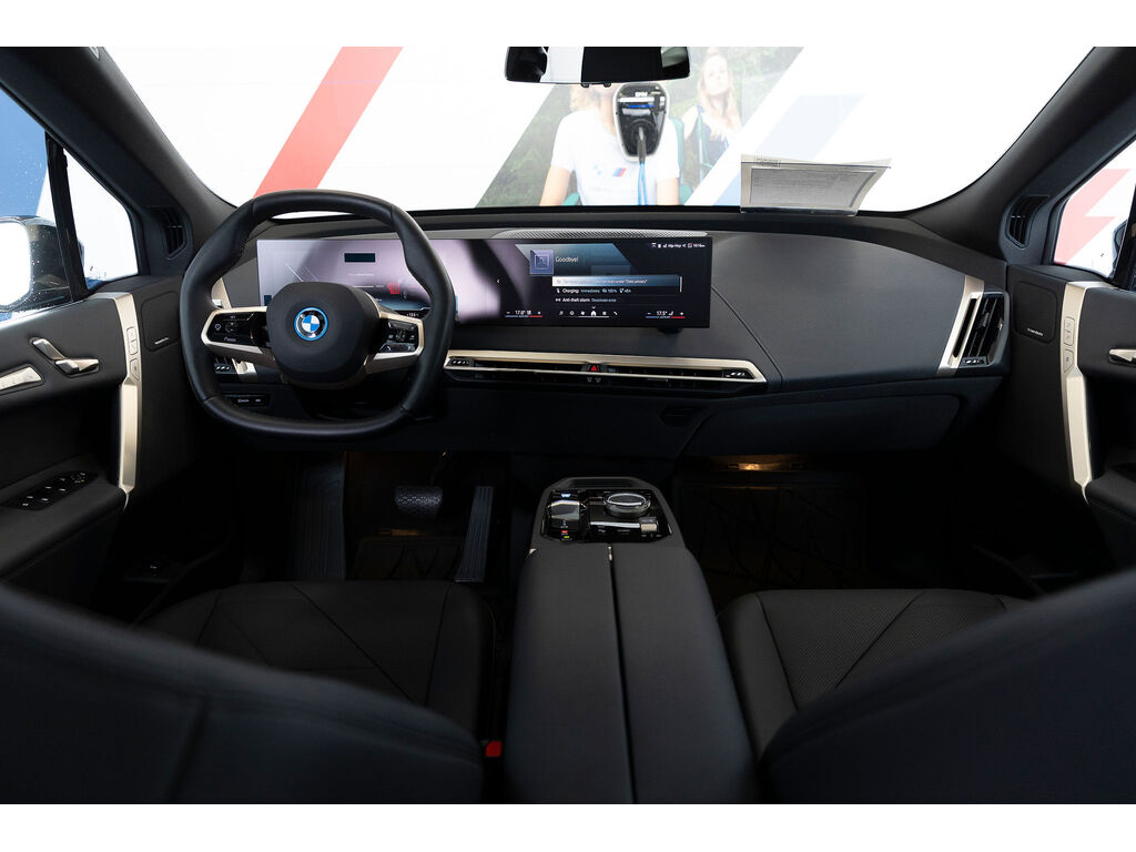 2025 BMW iX xDrive40, Vancouver, Cash