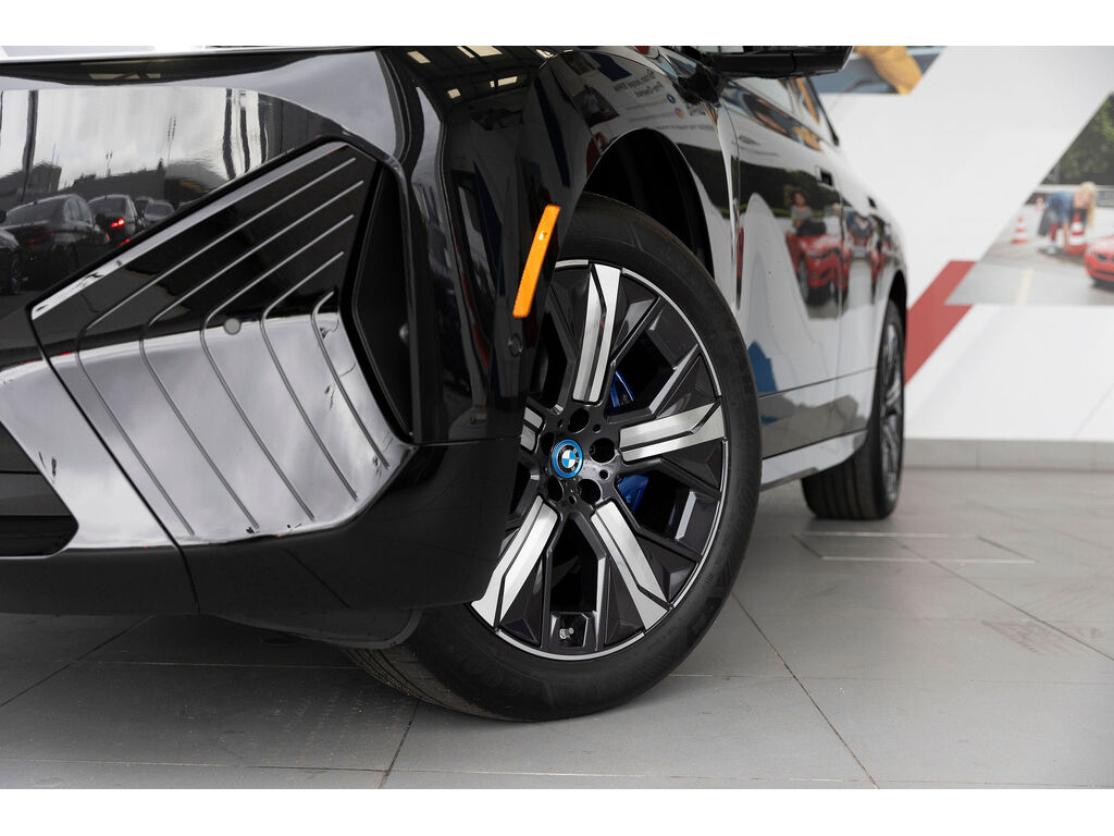 2025 BMW iX xDrive40, Vancouver, Cash