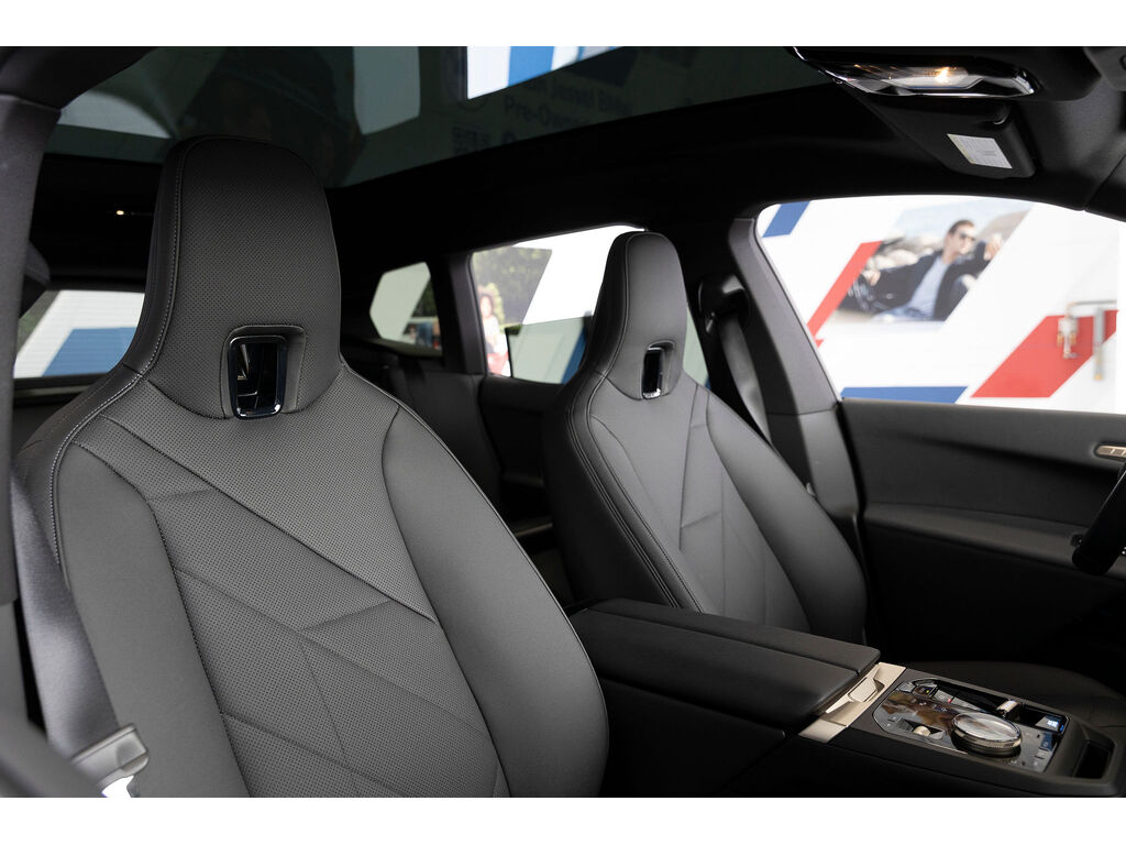 2025 BMW iX xDrive40, Vancouver, Cash