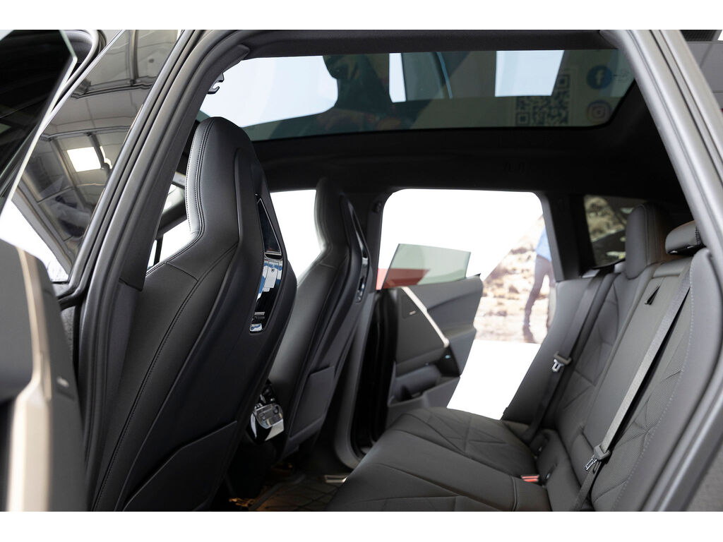 2025 BMW iX xDrive40, Vancouver, Cash