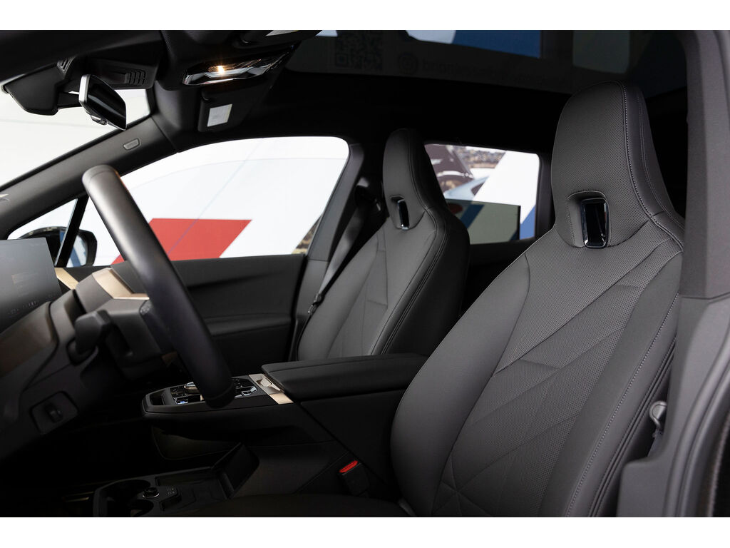 2025 BMW iX xDrive40, Vancouver, Cash