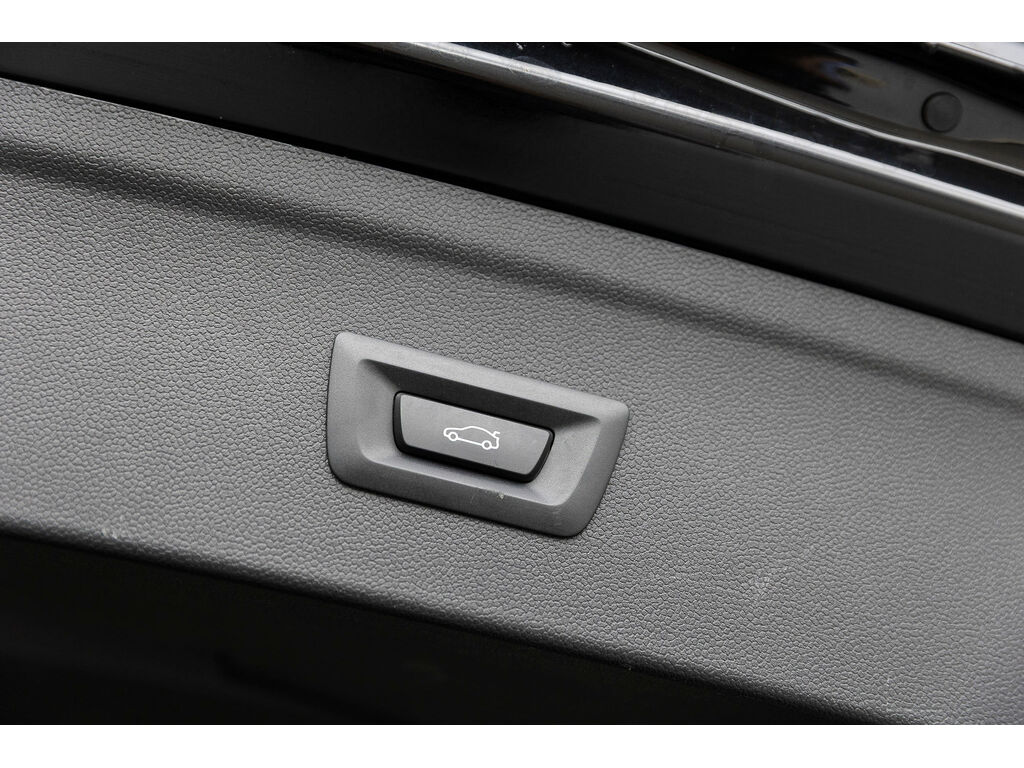 2025 BMW iX xDrive40, Vancouver, Cash