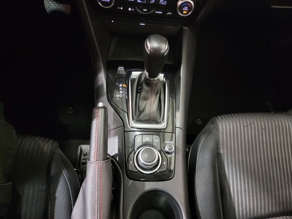 Mazda Mazda3 2015