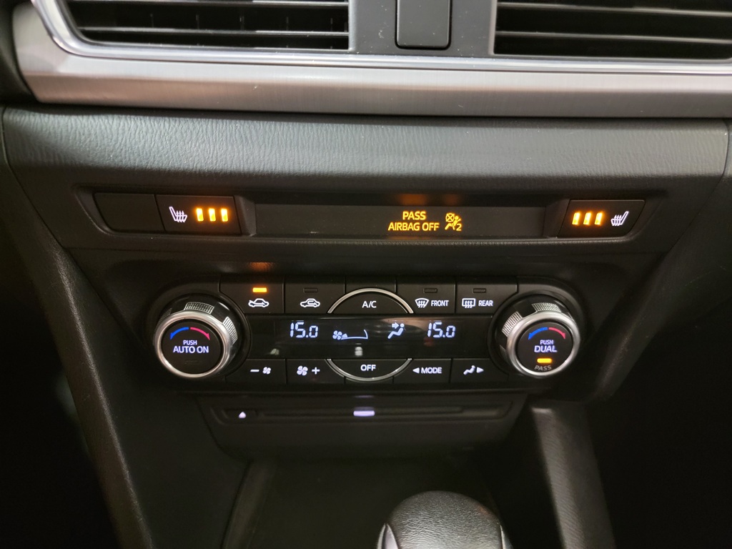 Mazda Mazda3 2015