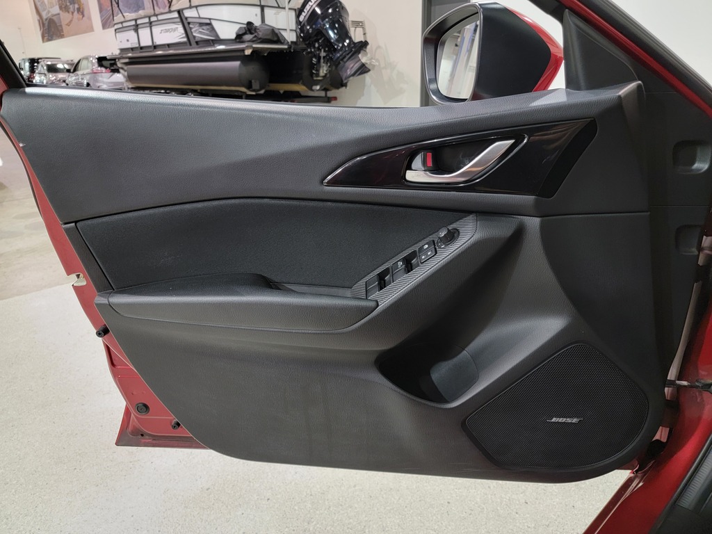 Mazda Mazda3 2015