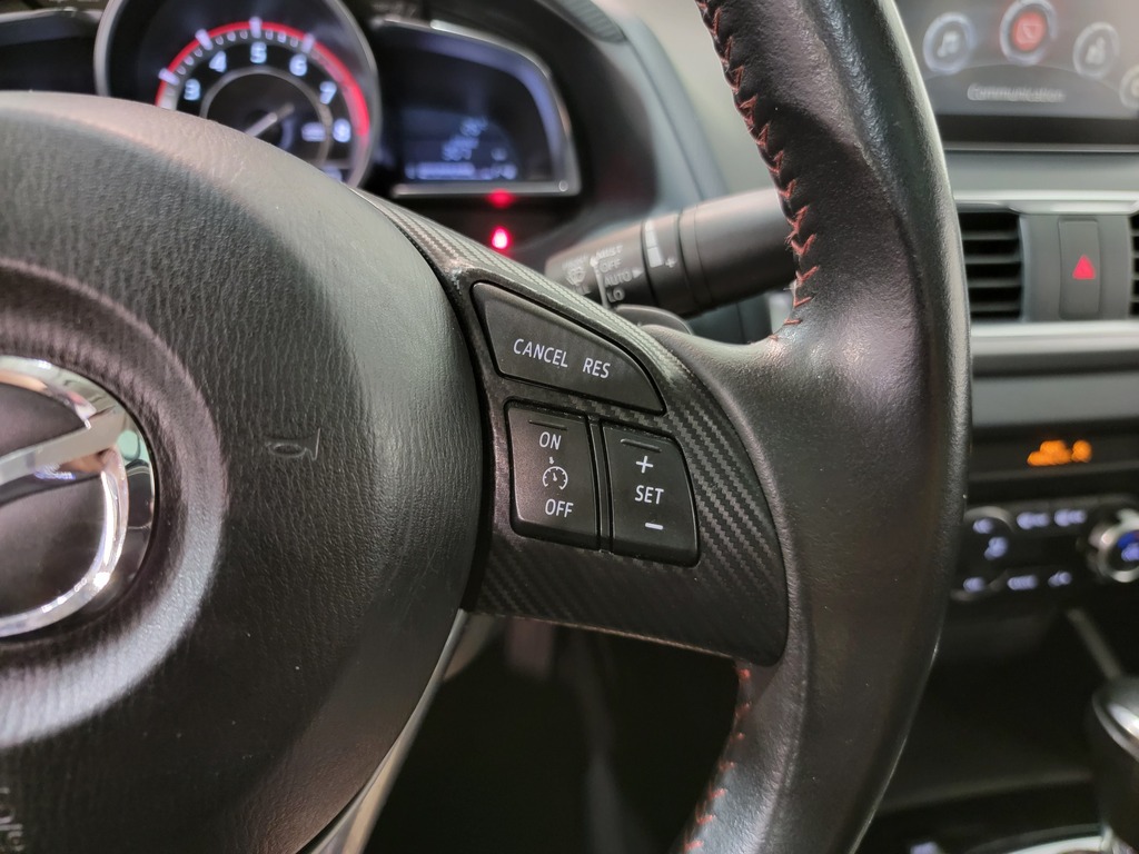 Mazda Mazda3 2015