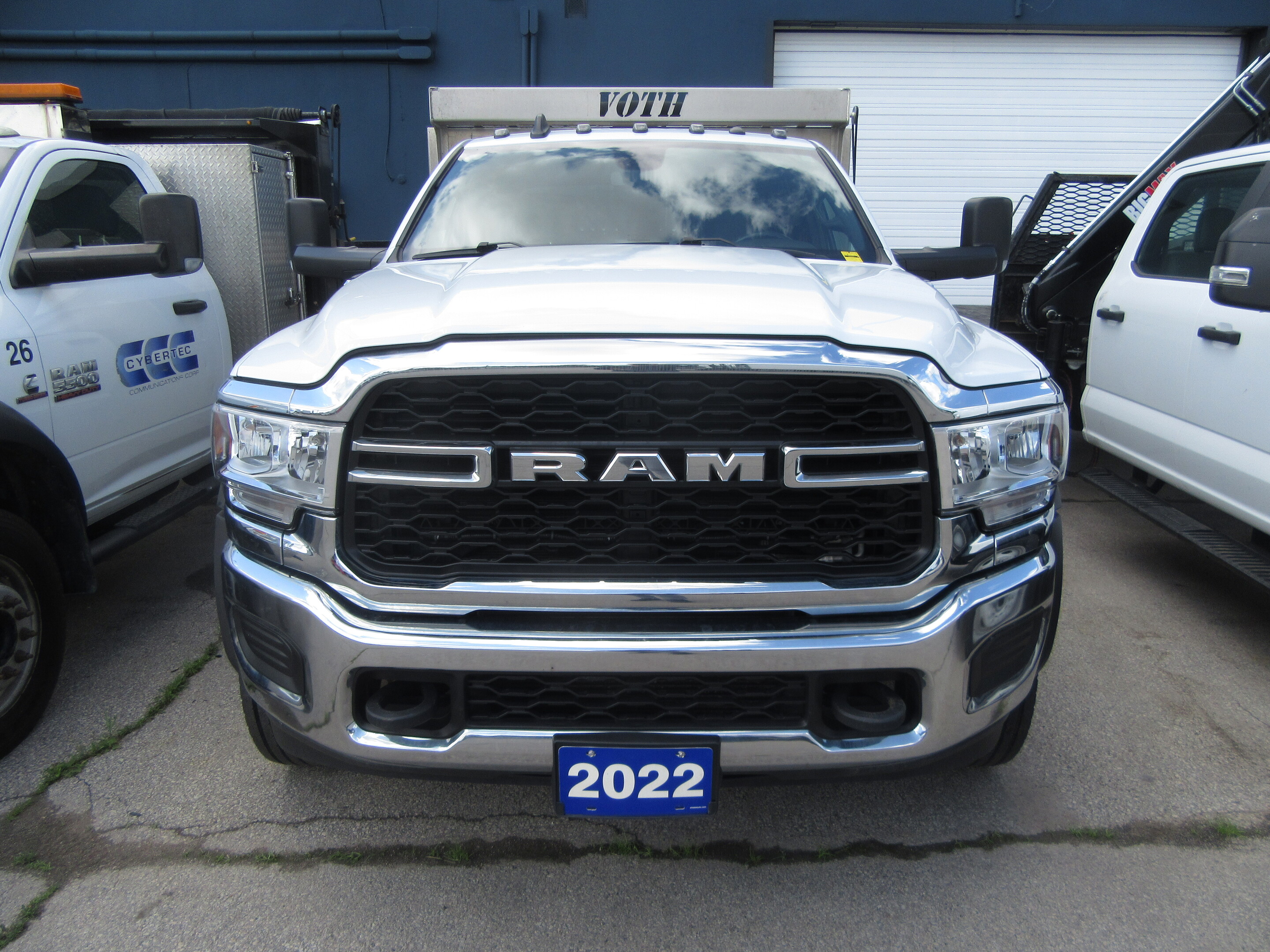 2022 Ram 5500 CREW CAB 4X4 DIESEL 12FT ALUMINUM DUMP BOX