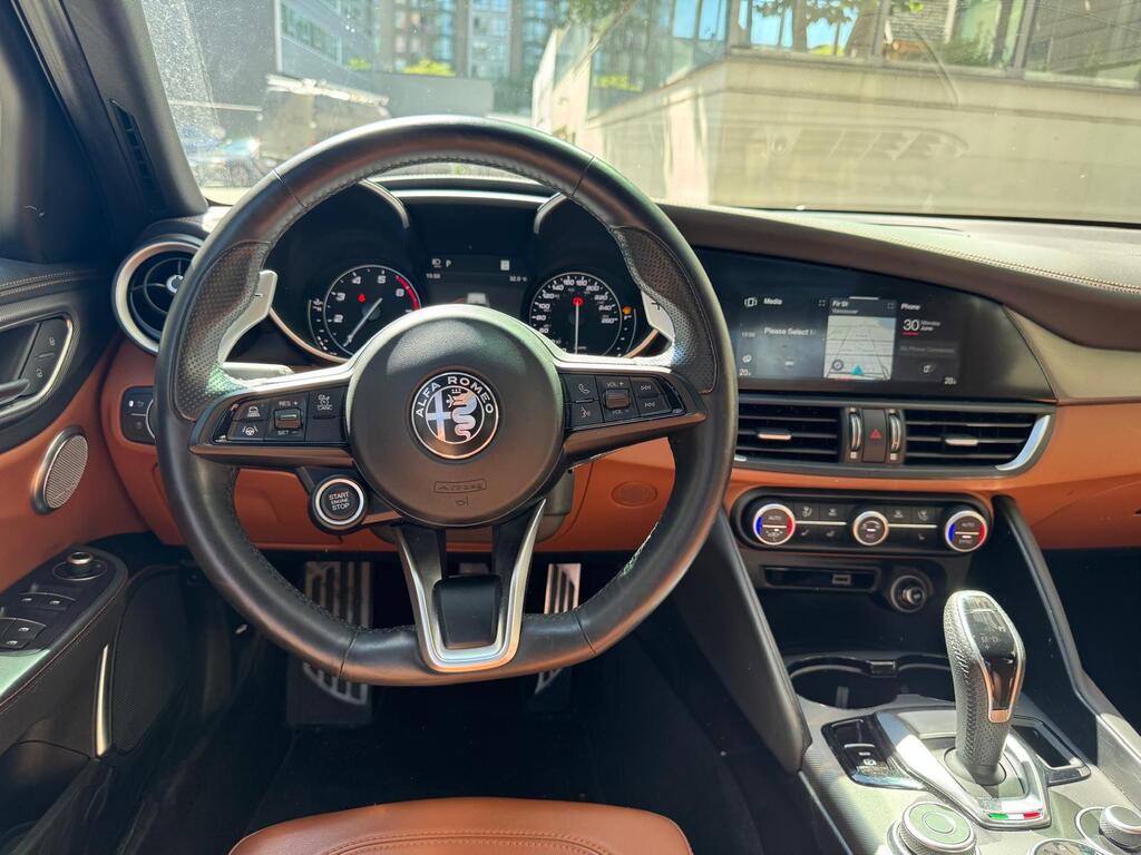 2021 Alfa Romeo Giulia Ti Sport AWD, Vancouver, Cash