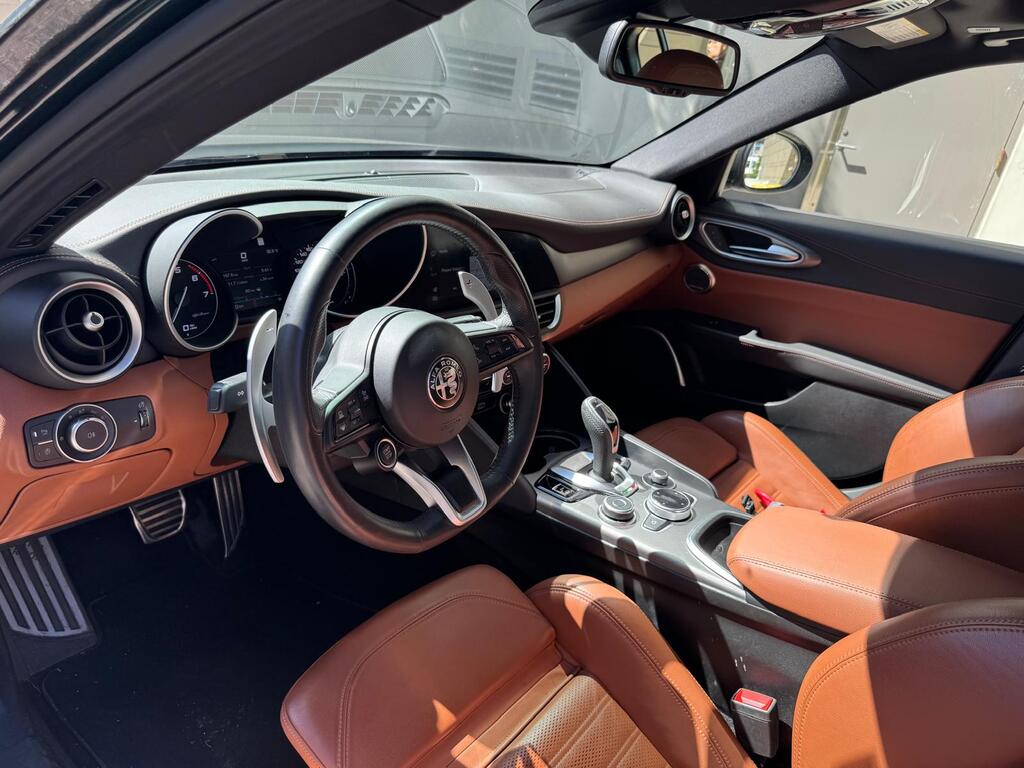 2021 Alfa Romeo Giulia Ti Sport AWD, Vancouver, Cash