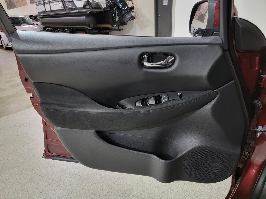 Nissan LEAF 2016