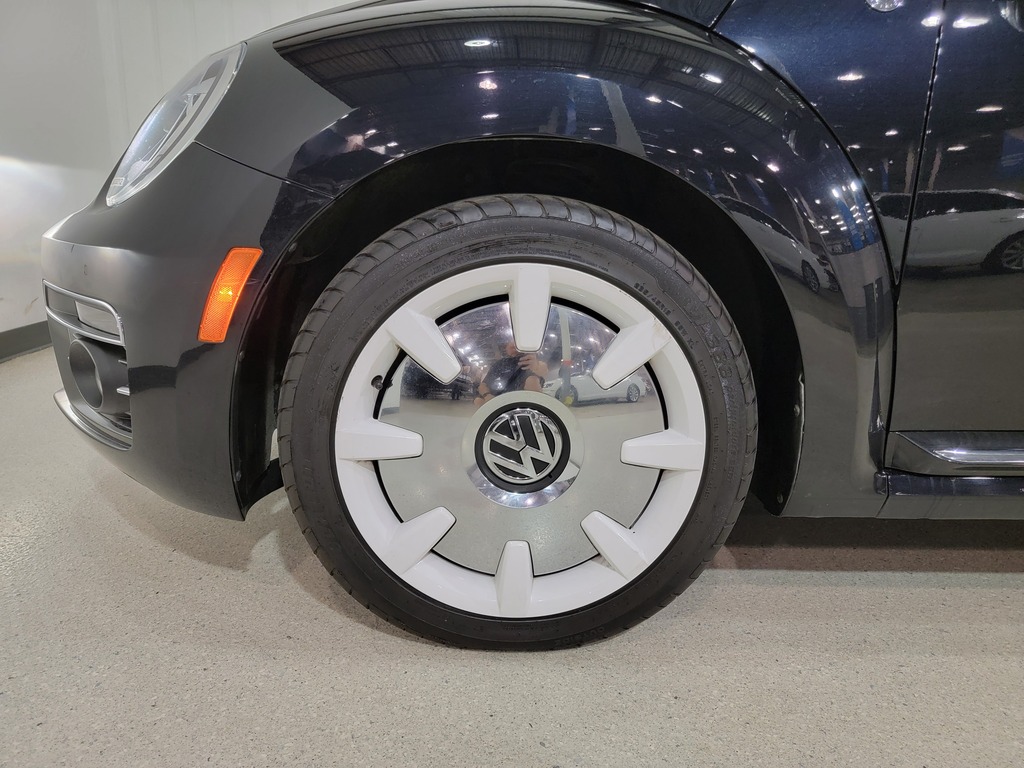 Volkswagen Beetle Convertible 2019