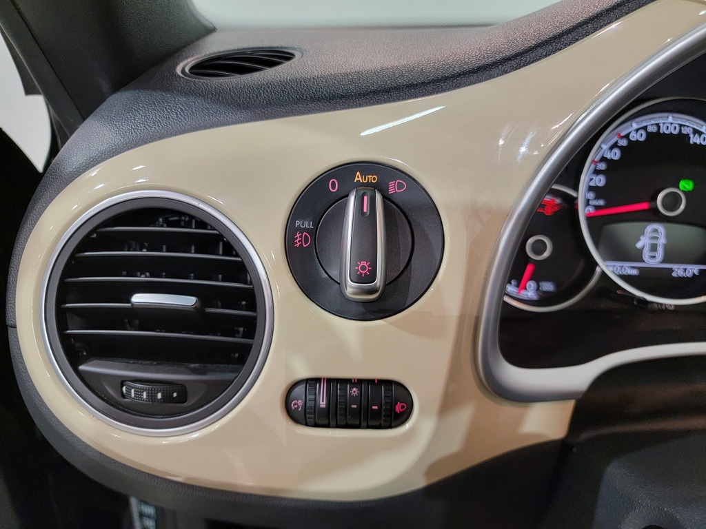 Volkswagen Beetle Convertible 2019