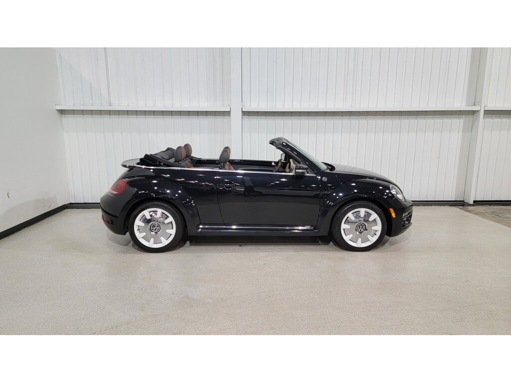 Volkswagen Beetle Convertible 2019