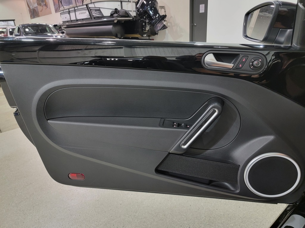 Volkswagen Beetle Convertible 2019