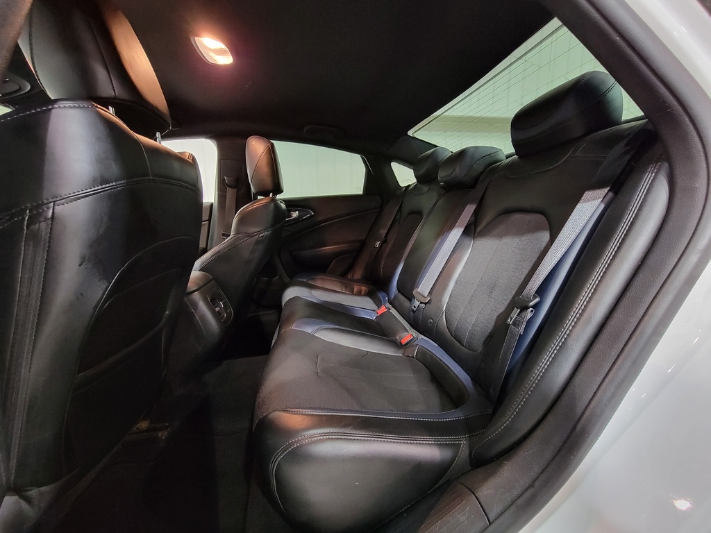 Chrysler 200 2015