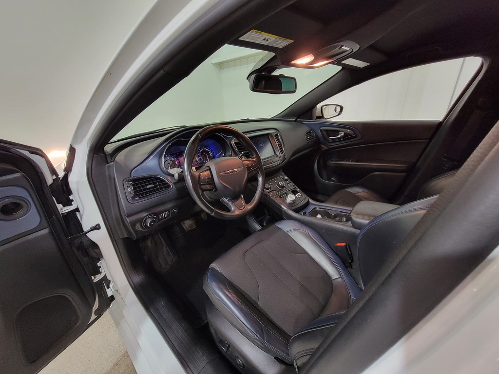 Chrysler 200 2015