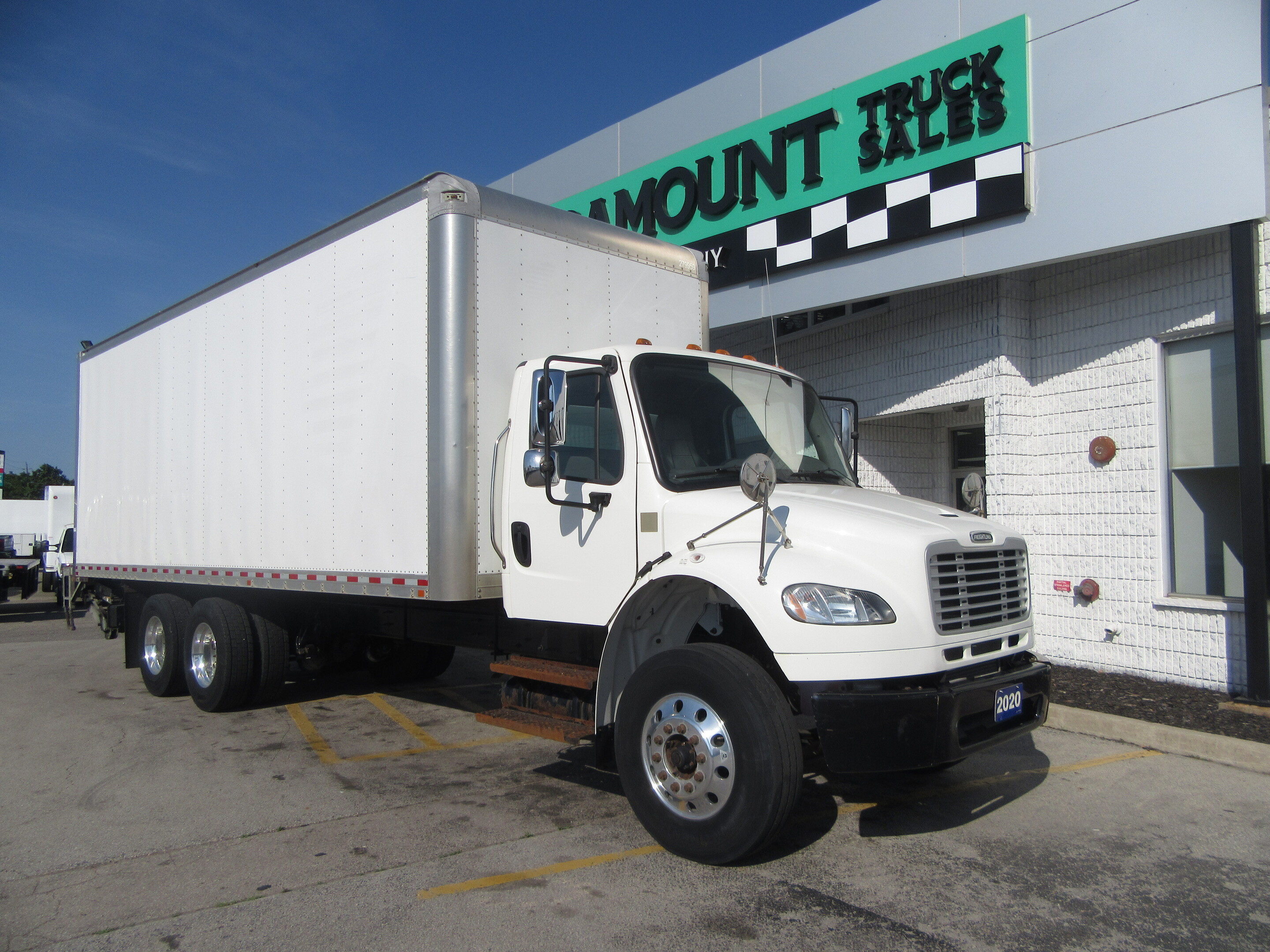 2020 Freightliner M2 106 DIESEL TANDEM AXLE 26FT BOX POWER LIFT GATE