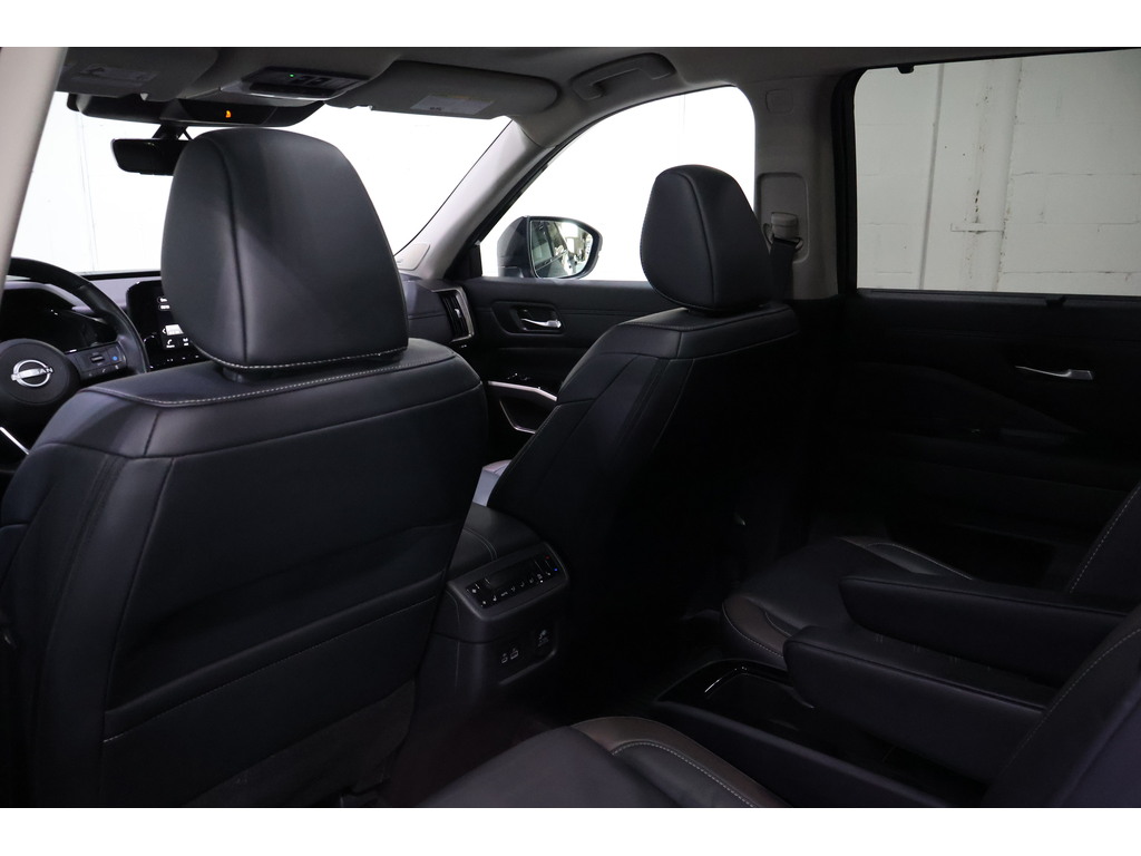 2023 Nissan Pathfinder Platinum, Toronto, Cash