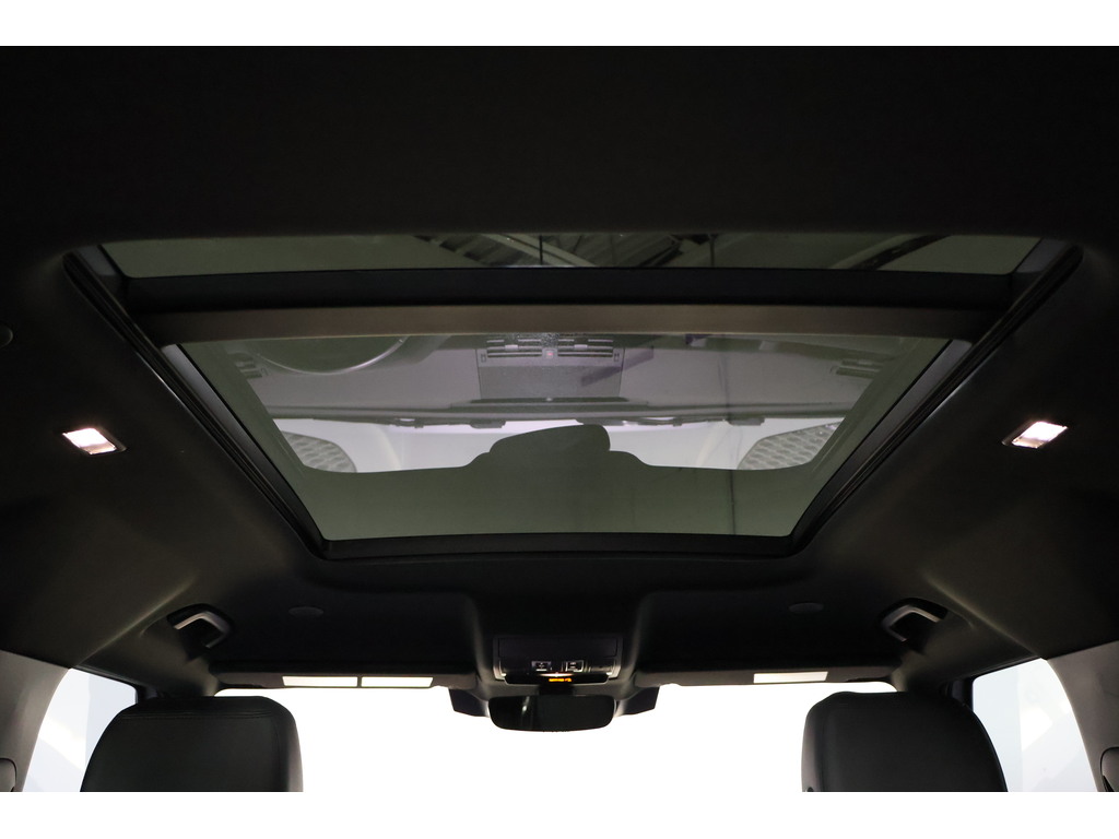 2022 Land Rover Defender 110 X-Dynamic SE, Toronto, Cash