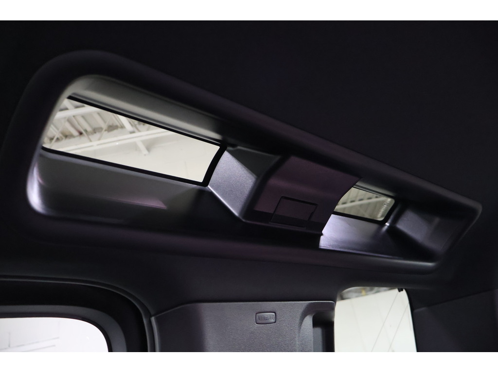 2022 Land Rover Defender 110 X-Dynamic SE, Toronto, Cash