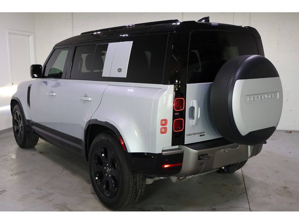 2022 Land Rover Defender 110 X-Dynamic SE, Toronto, Cash