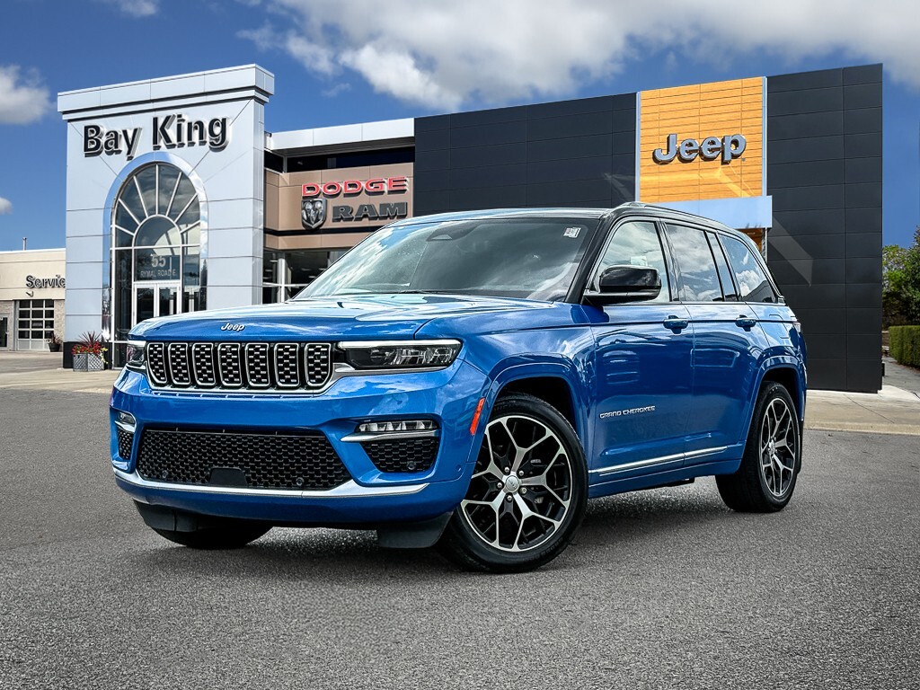 2023 Jeep Grand Cherokee Summit | RESERVE | PASS DISPLAY | PANO ROOF | MASS
