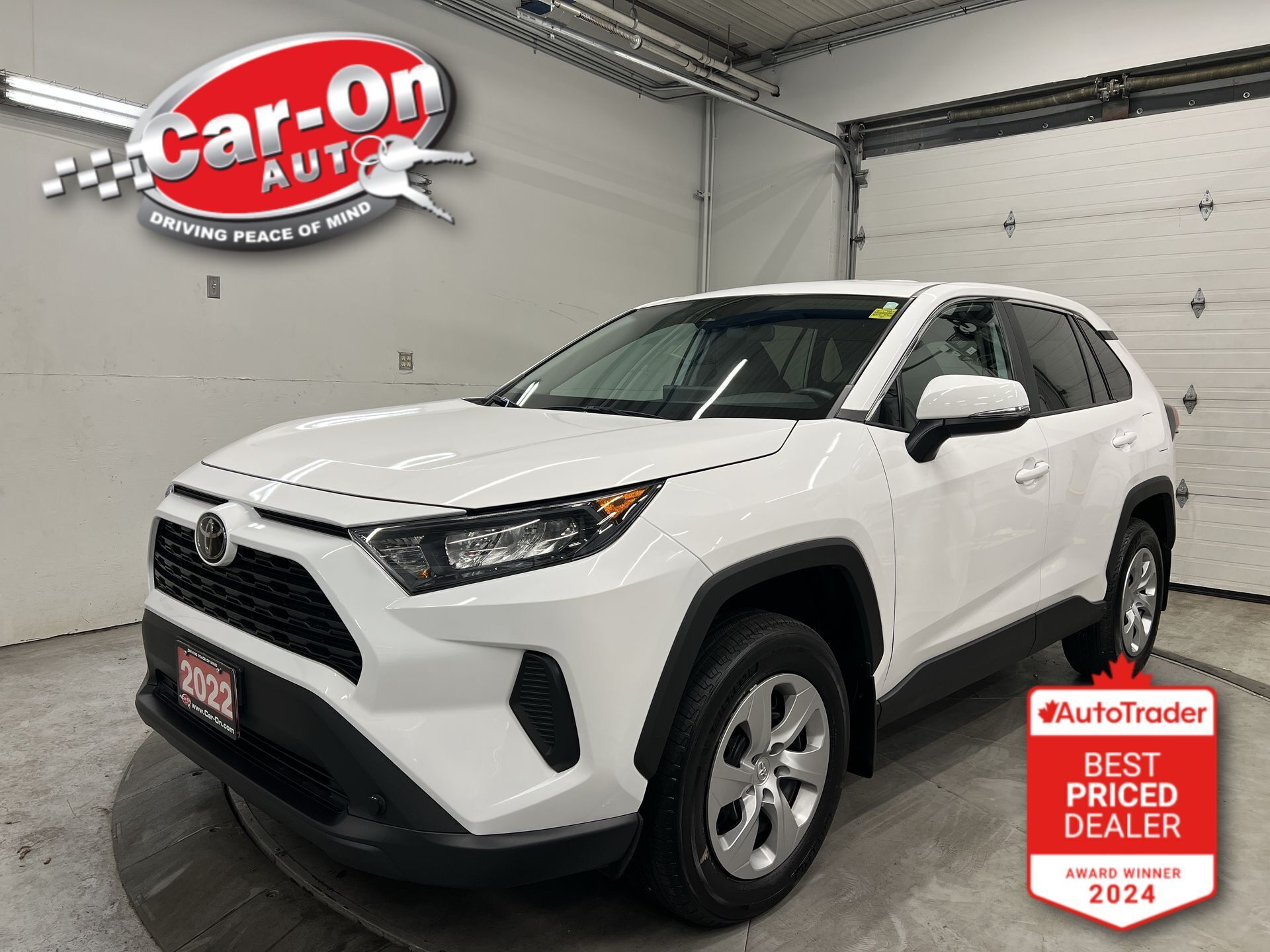 2022 Toyota RAV4 AWD | HEATED SEATS | CARPLAY | BLIND SPOT | A/C