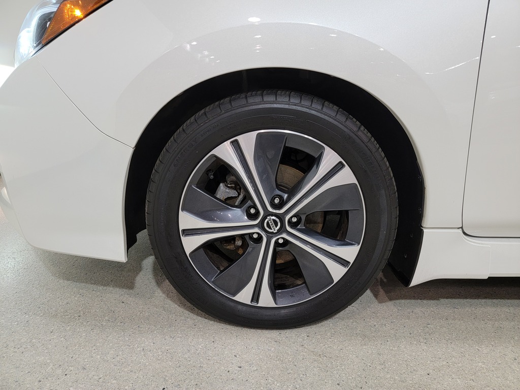 Nissan LEAF 2021