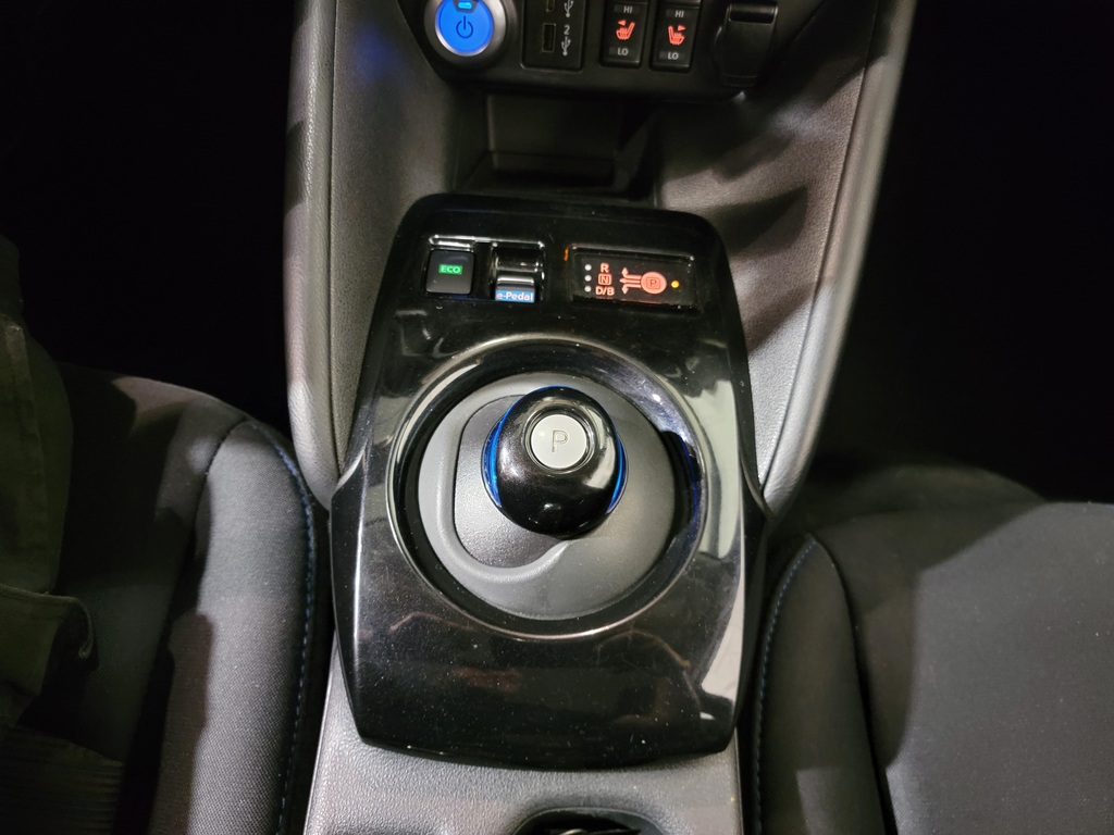 Nissan LEAF 2021