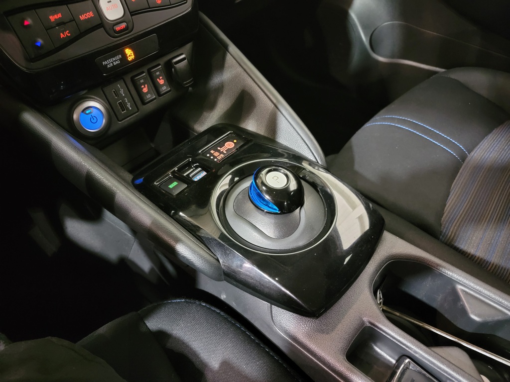 Nissan LEAF 2021