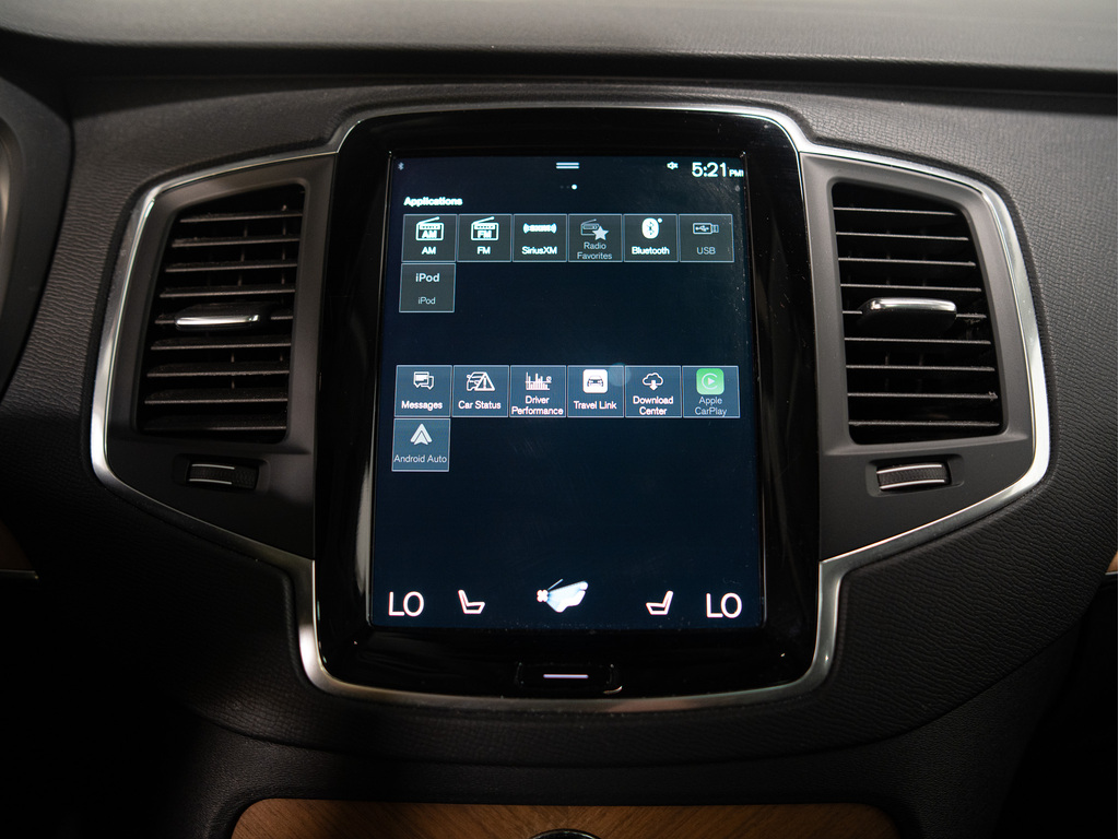 2022 Volvo XC90 T6 Momentum 7 Passenger, Toronto, Cash