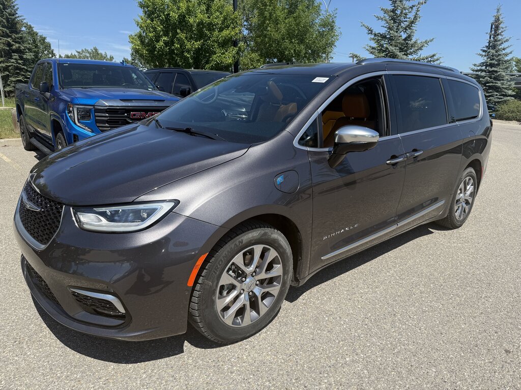 2023 Chrysler Pacifica Hybrid PINNACLE- SUNROOF HEATED SEATS
