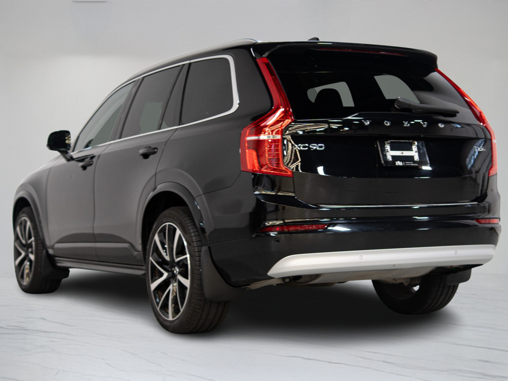 2022 Volvo XC90 T6 Momentum 7 Passenger, Toronto, Cash