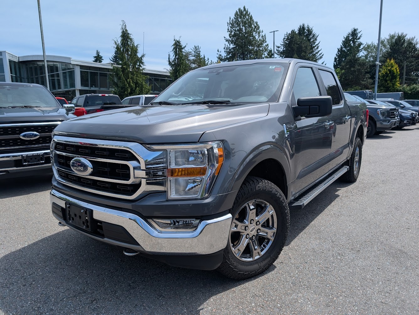2021 Ford F-150 XLT XTR - Class IV Trailer Hitch, Drop-in Bedliner