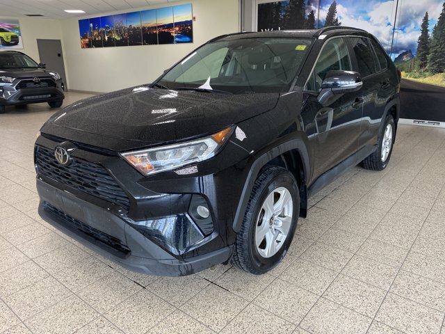 2021 Toyota RAV4 XLE AWD | Sunroof | Heated Seats/Steering Whl