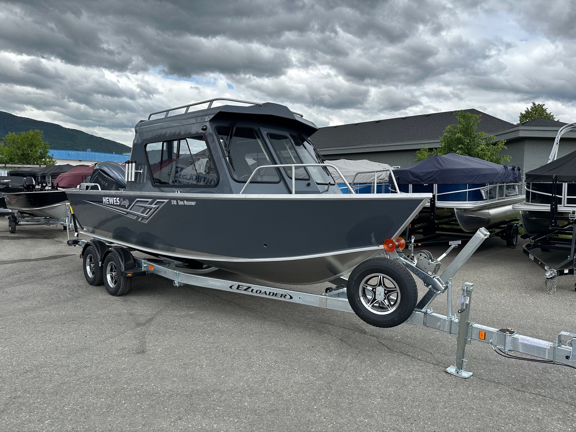 2025 Hewescraft 210 SEARUNNER ET HARDTOP DROP CURTAIN 