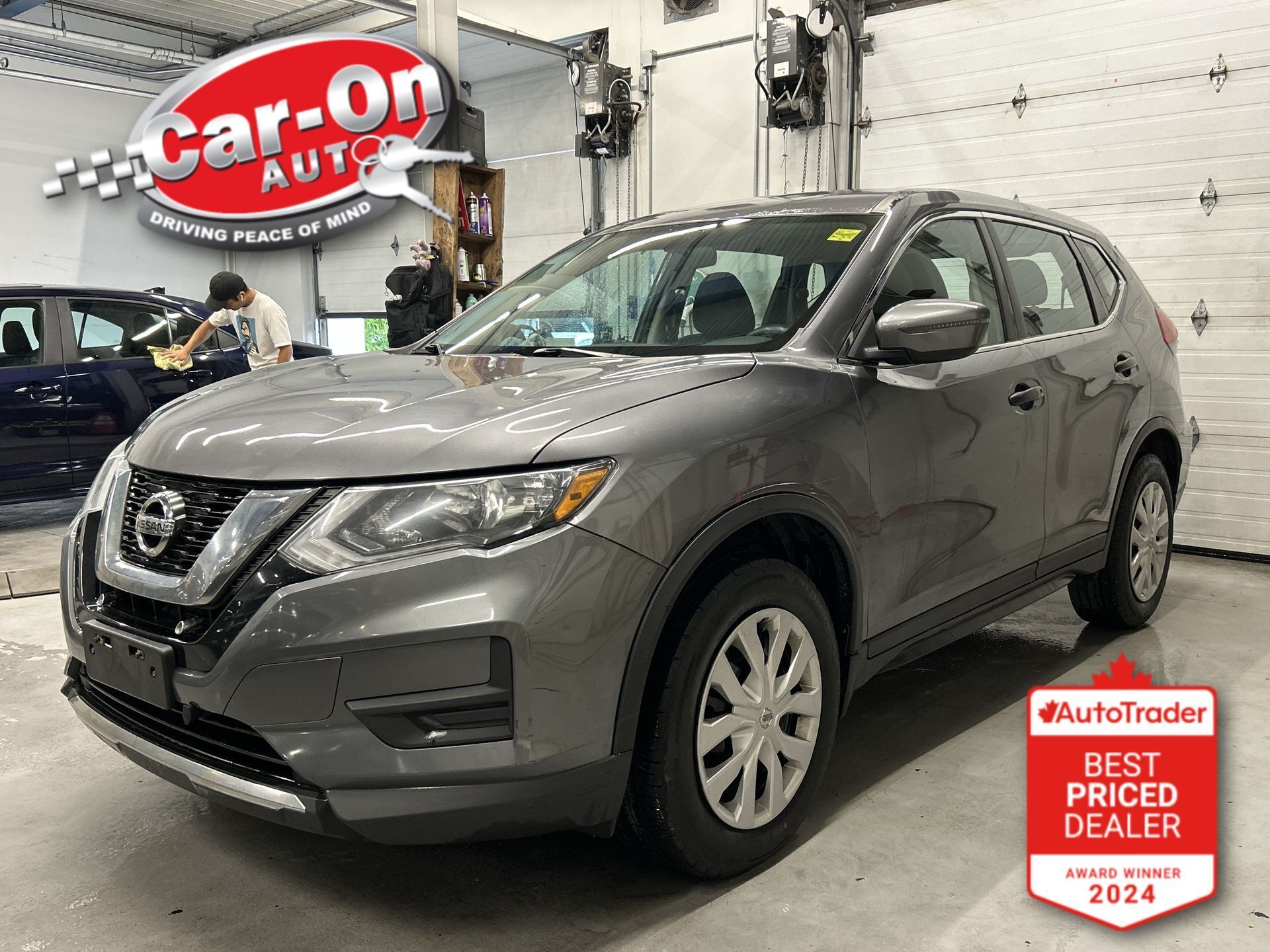2017 Nissan Rogue AWD | LOW KMS!! | HEATED SEATS | REAR CAM | A/C