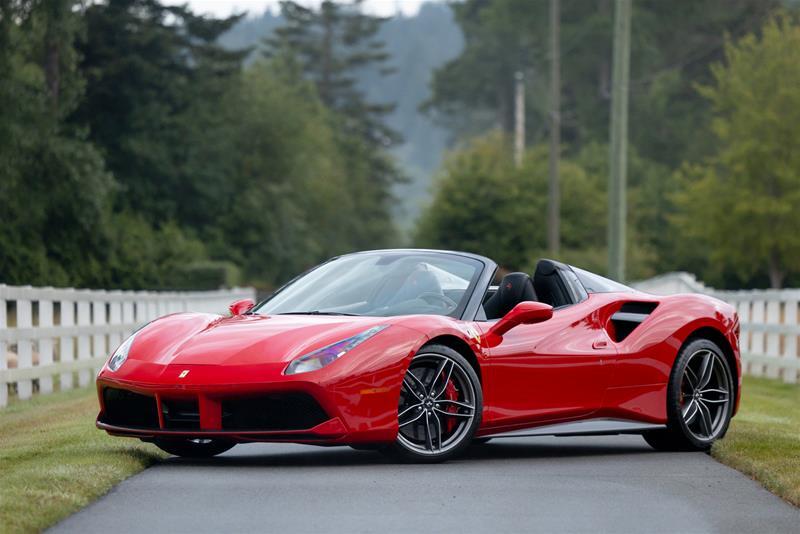 2017 Ferrari 488 Spider Clean Carfax, Fresh Ferrari Service, Carbon