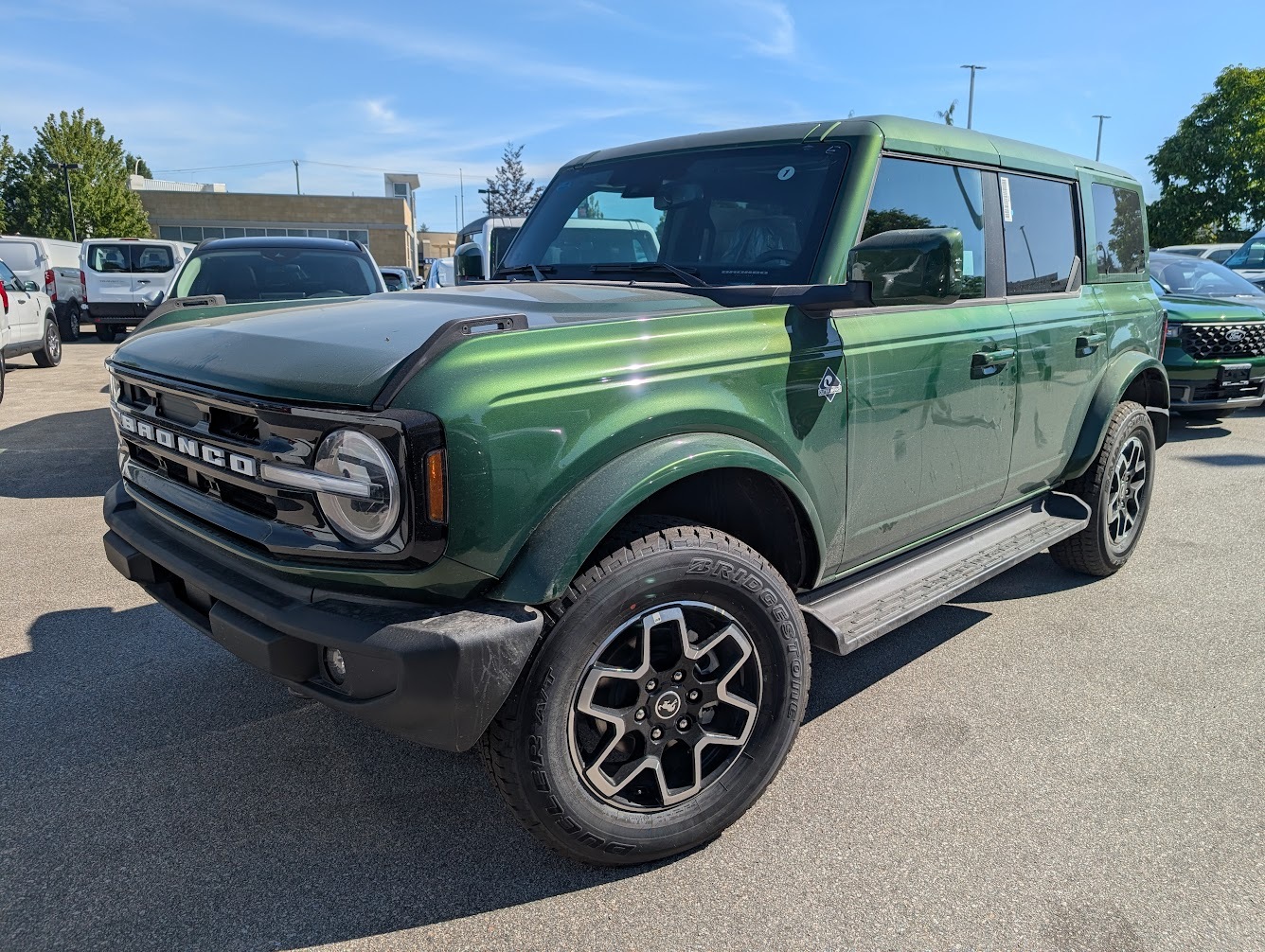 2025 Ford Bronco Outer Banks - Painted Hard Top, Floor Liners