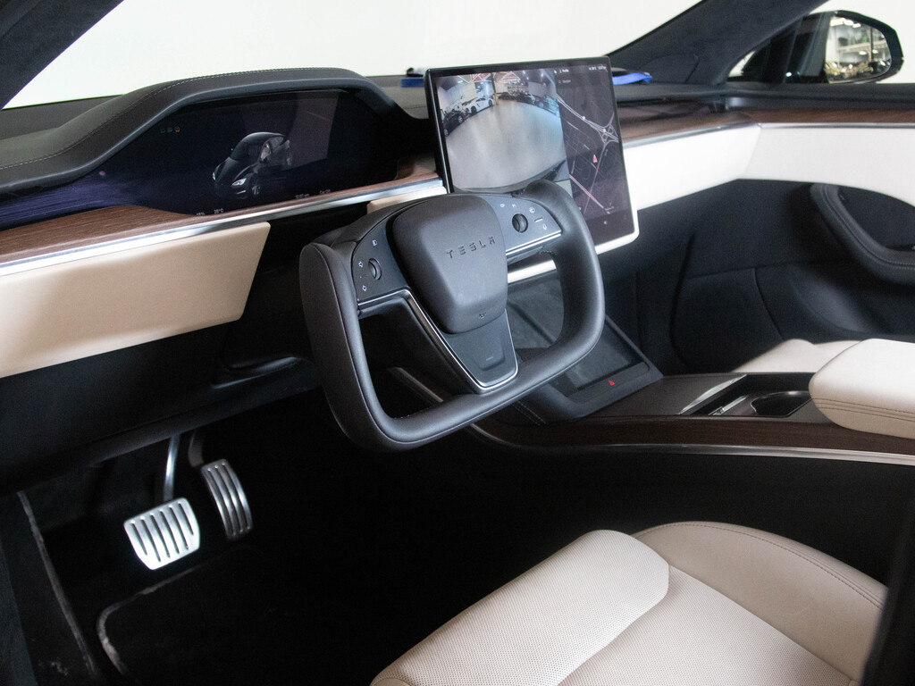 2022 Tesla Model S AWD, Toronto, Cash