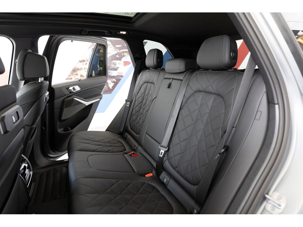 2025 BMW X5 PHEV xDrive50, Vancouver, Cash