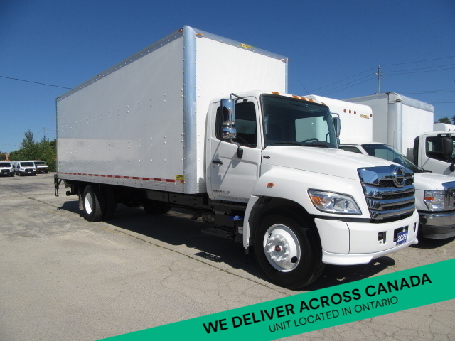 2023 Hino L7 CUMMINS DIESEL 26FT BOX/ PWR LIFTGATE/EXT WARRANTY
