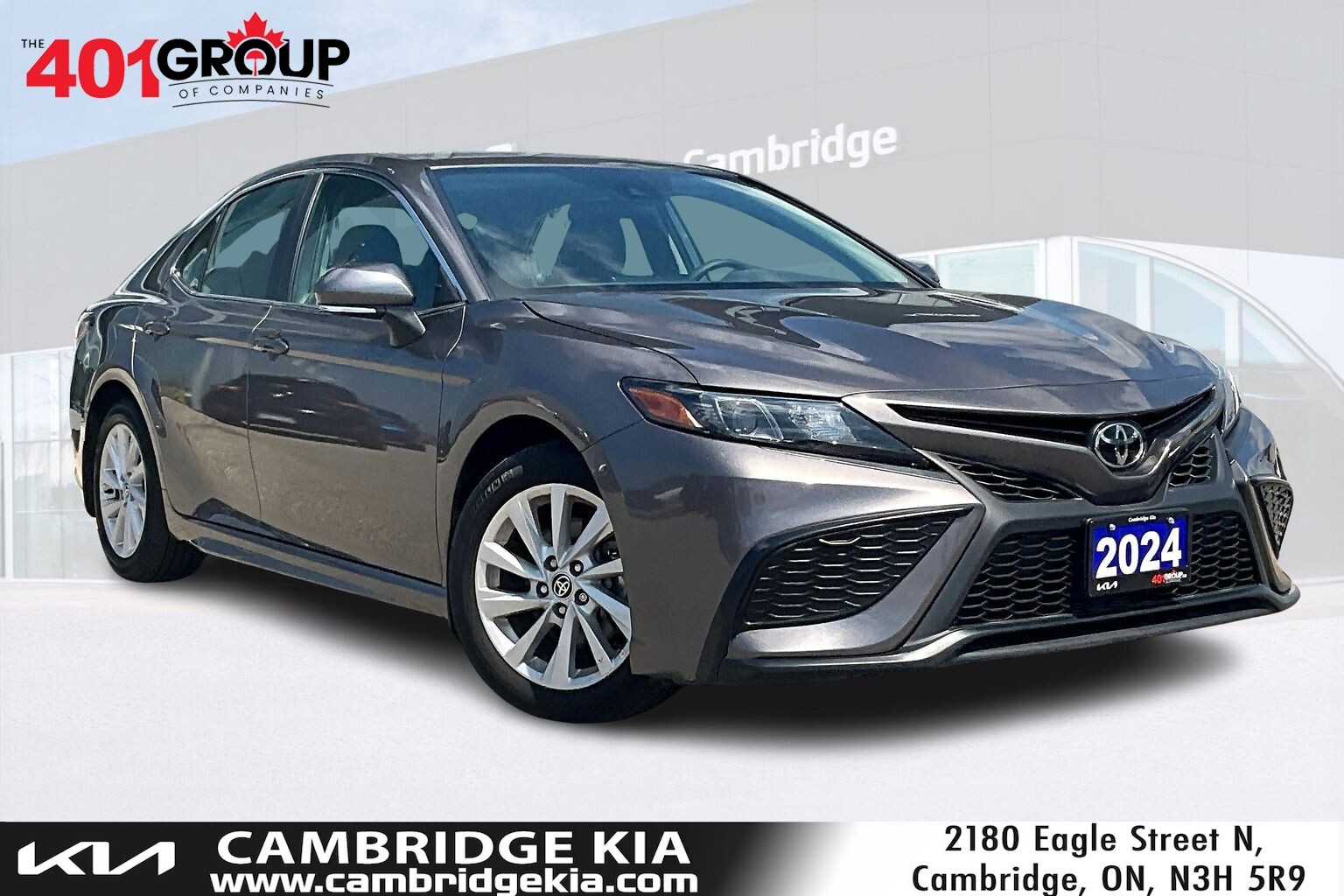 2024 Toyota Camry SE | Carplay | Back up Camera | Leather