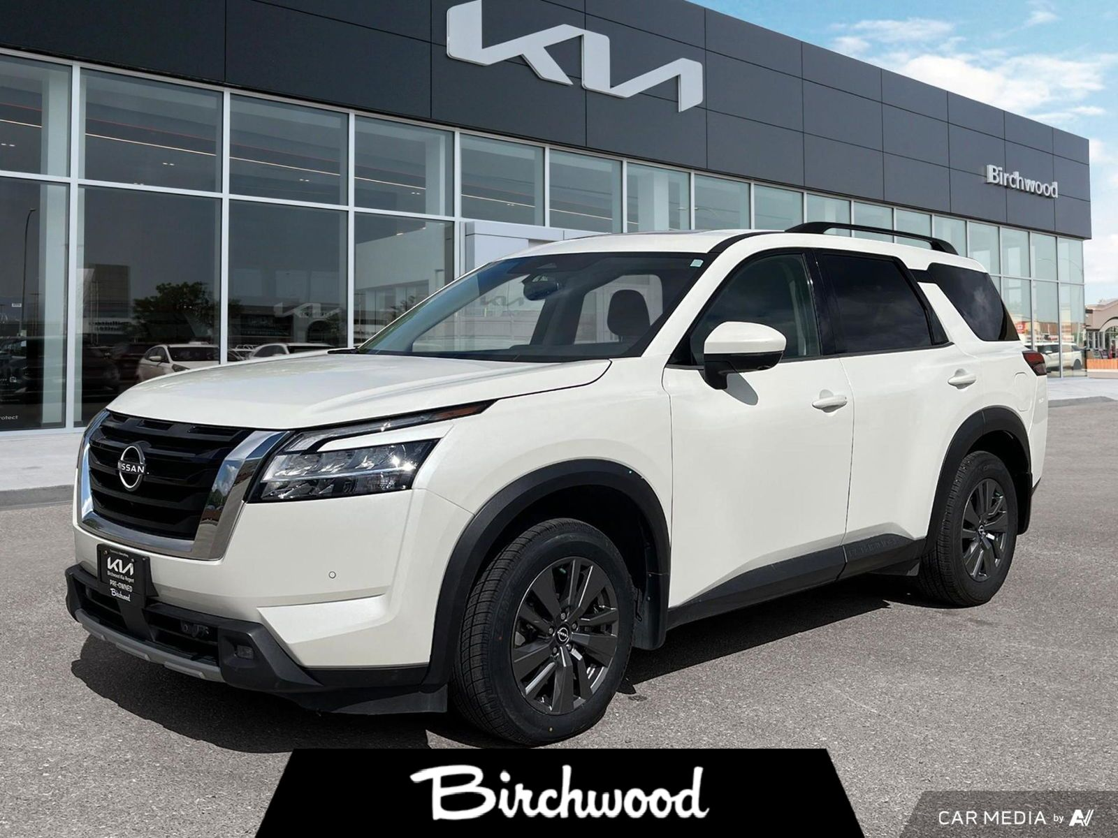 2022 Nissan Pathfinder SV Local Vehicle | Heated Seats | BackUp Cam