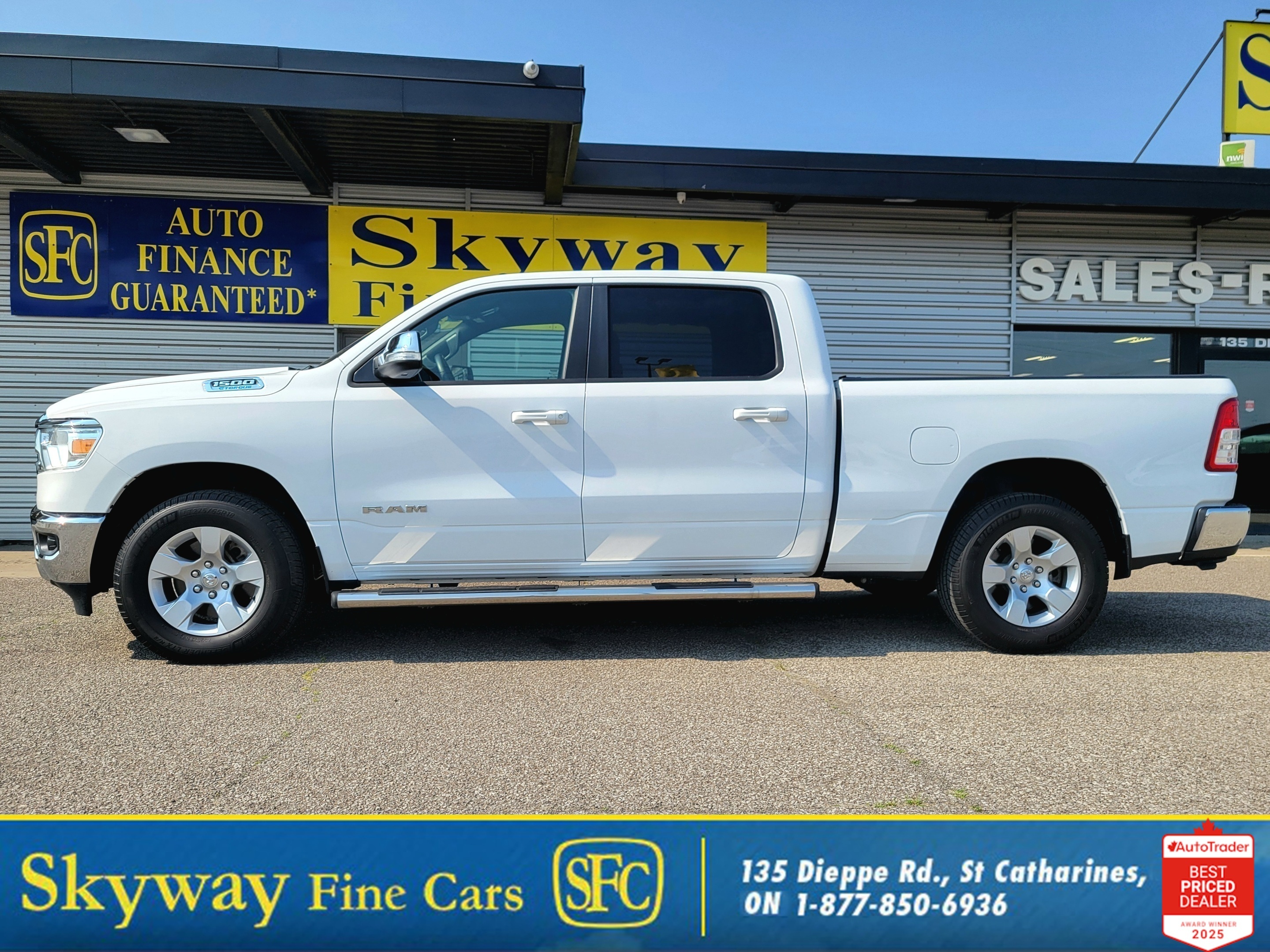 2022 Ram 1500 BIGHORN CREW CAB | REAR CAM | BLUETOOTH | LOW KLMS