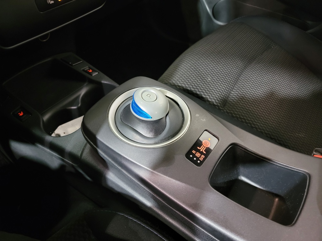 Nissan LEAF 2016